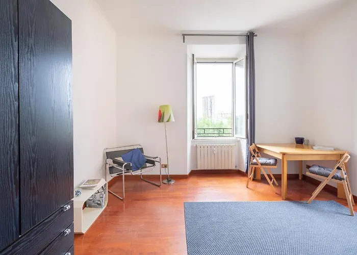 Like At Piramide Řím