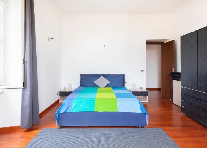 Like At Piramide Řím