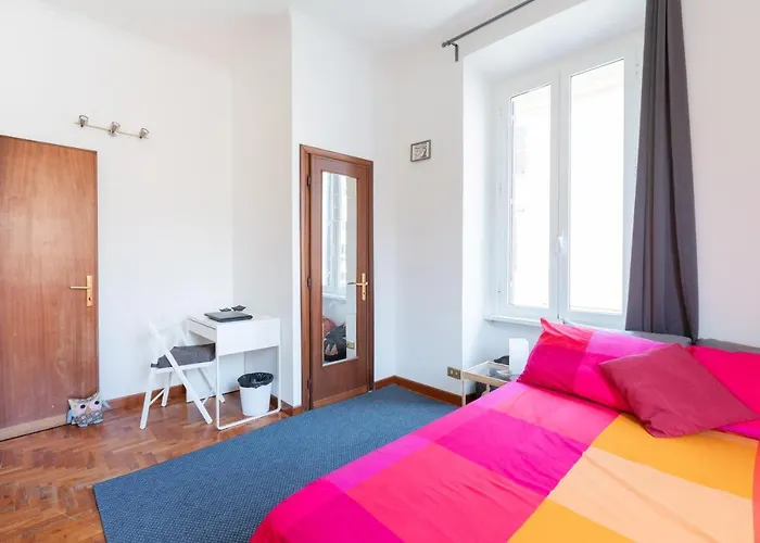 Like At Piramide Řím